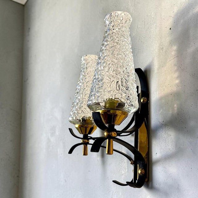 Mid-Century Italian Modern Brass and Textured Glass Double Wall Sconces, 1960s, Set of 2 For Sale - Image 4 of 13