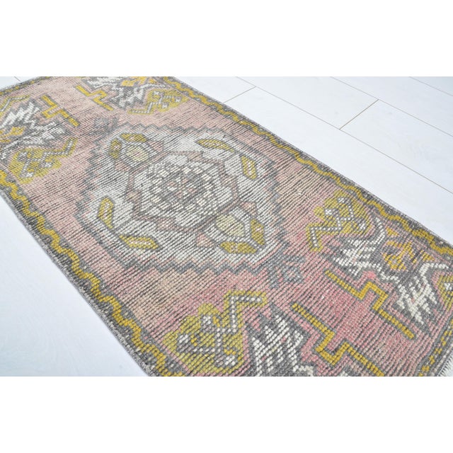 1950s Mid 20th Century Little Turkish Anatolian Rug For Sale - Image 5 of 5