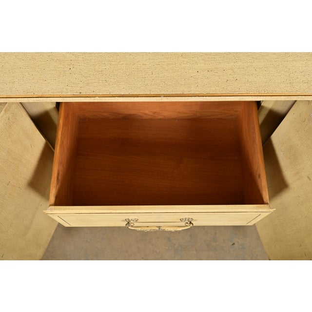 Romweber Hollywood Regency French Rococo Cream Lacquered Parcel Gilt Nine-Drawer Dresser, Circa 1960s For Sale In South Bend - Image 6 of 12