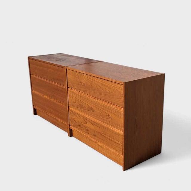 Brown Pair of G Plan Teak Three-Drawer Dressers or Modular Lowboy, 1960s For Sale - Image 8 of 18