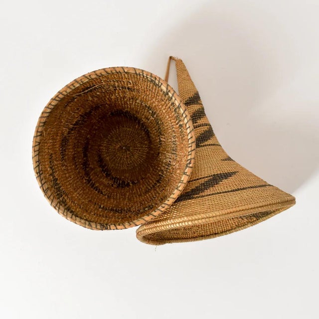 Early 20th Century Tutsi Basket with Lid Rwanda For Sale In Denver - Image 6 of 7