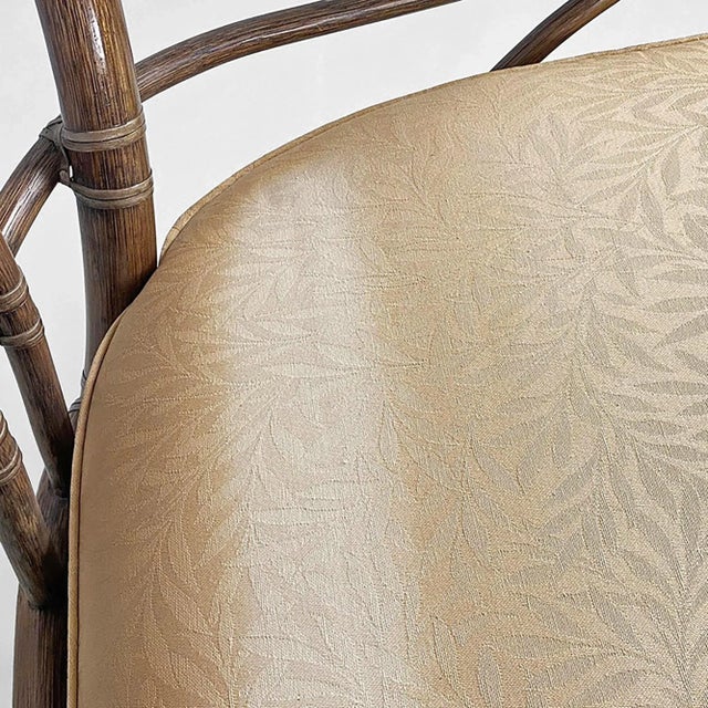 Beige Mid-Century Modern American Rattan and Beige Floreal Fabric Sofa attributed to McGuire, 1970s For Sale - Image 8 of 18