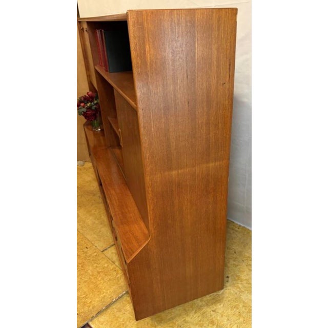 Mid-Century Modern Danish Style Teak Highboard attributed to Elliotts of Newbury, 1960s For Sale - Image 9 of 13