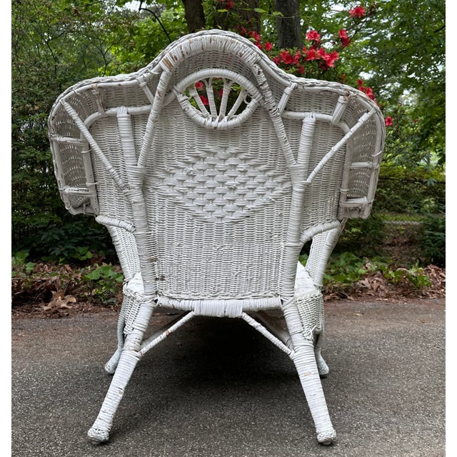 Wood Early 20th Century Victorian White Wicker Rattan Chaise Lounge Chair For Sale - Image 7 of 11