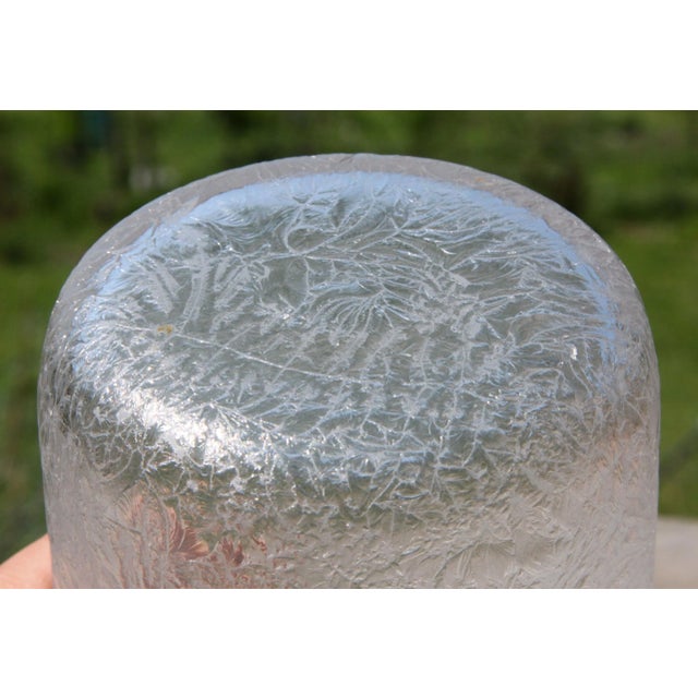Transparent Mid Century Modern Ward Bennett Style Crackle Glass Cylindrical Vase For Sale - Image 8 of 8