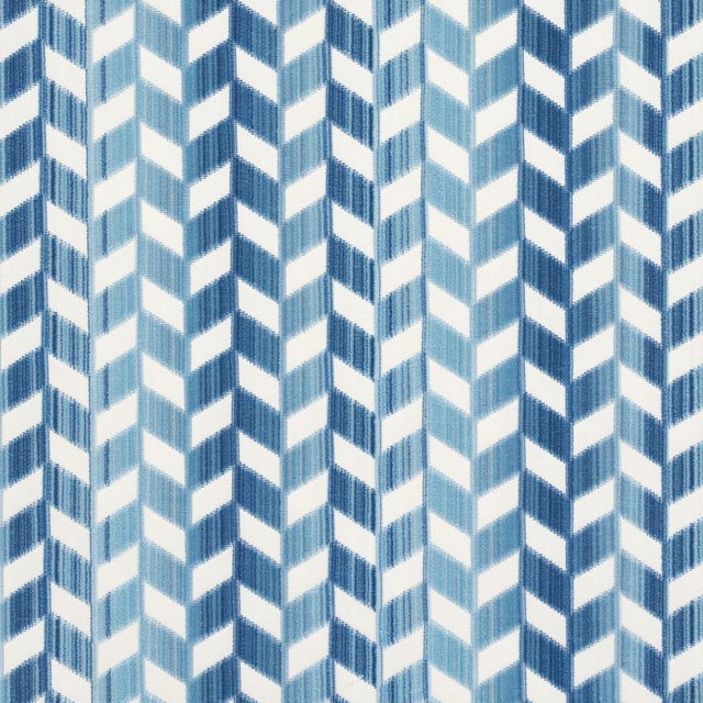 Chevron Strié Velvet is enhanced by a beautiful vertical strié. With wonderful depth and striking geometry, this small-...