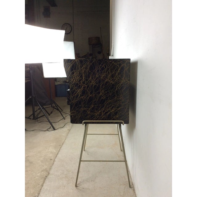 1960s Mid Century Modern Freestanding Newspaper Vending Machine on Hairpin Legs For Sale - Image 5 of 12