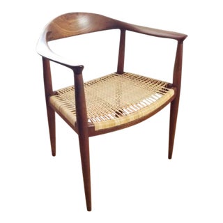 Vintage Mid Century Modern 1950s Hans Wegner Teak and Wicker Round Chair For Sale