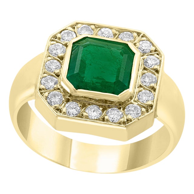 AGL Certified 2.25 Ct Minor Traditional Colombian Emerald Diamond 18 K Men Ring For Sale