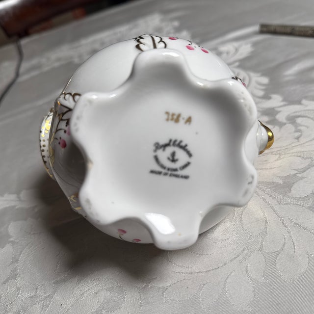 1900 - 1909 1900s Royal Chelsea Gold Ivy Creamer For Sale - Image 5 of 5