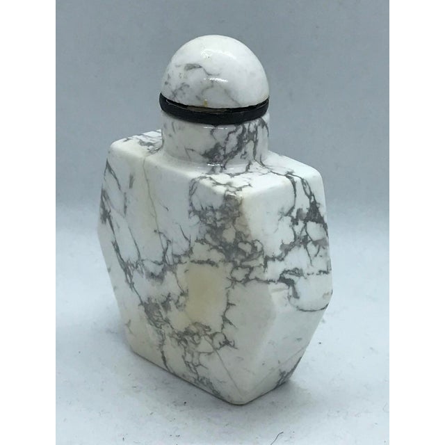 Chinese Vintage Howlite Snuff Bottle For Sale - Image 3 of 11