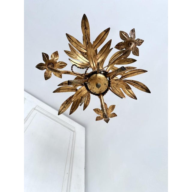 Hollywood Regency French Gilt Palm Leaf Chandelier, 1950 For Sale - Image 3 of 15