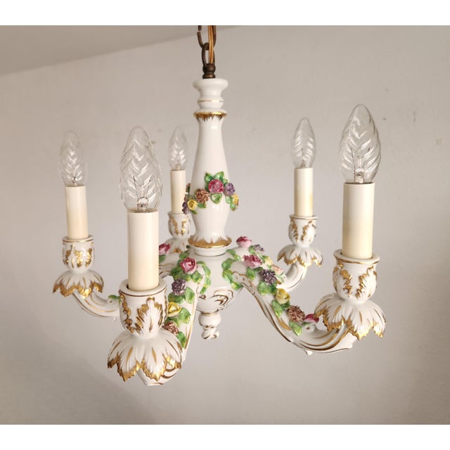 Beige Vintage Hand-Shaped Gilded Five-Light Porcelain Chandelier from Capodimonte, 1940s For Sale - Image 8 of 18