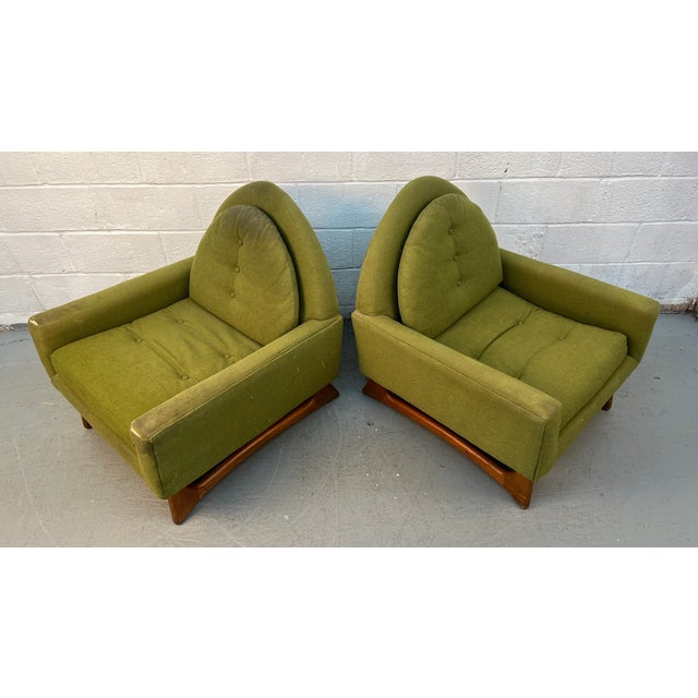 Striking Mid-Century Modern Lounge Chairs Attributed to Kroehler For Sale - Image 9 of 10