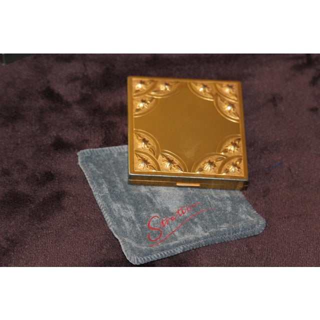 1950s Gold Compact Mirror Powder Box, 1950s For Sale - Image 5 of 18