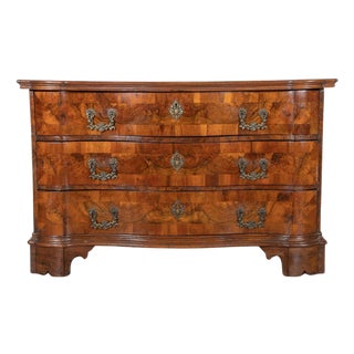 18th Century Walnut Chest Of Drawers From Verona For Sale