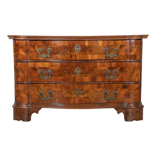 18th Century Walnut Chest Of Drawers From Verona For Sale