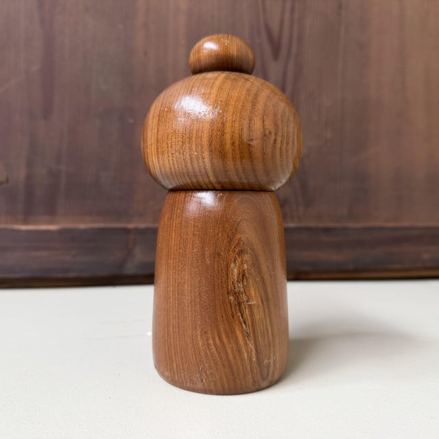 Vintage Sōsaku Kokeshi Kantsubaki / Camellia Girl by Kazuo Takamizawa, 1970s For Sale - Image 6 of 7