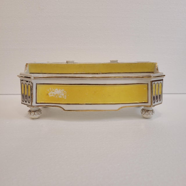 Yellow and Gold Writing Set in Porcelain, 1800s For Sale - Image 6 of 18