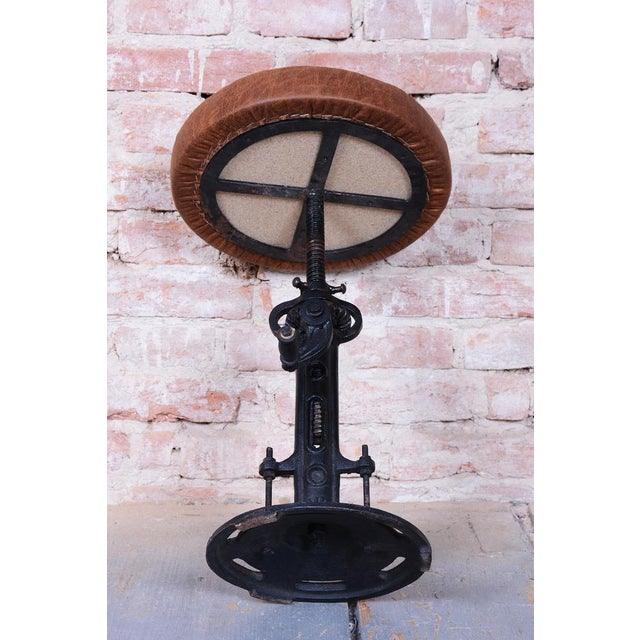 Animal Skin Mid-Century Swivel Stool in Cast Iron and Leather, Italy, 1970s For Sale - Image 7 of 10