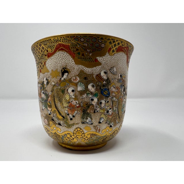 Japanese Satsuma Moriage Gilt Karako Scene Jardinière Cup – Early 20th Century Export Art Pottery For Sale - Image 9 of 10