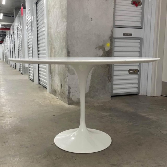 Modern Knoll Saarinen Round Dining Table 47" — Authentic, White For Sale - Image 3 of 6