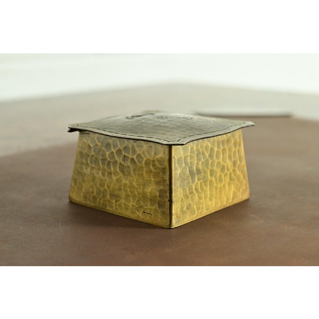 Roycroft Roycroft Arts & Crafts Hammered Brass Over Copper Inkwell For Sale - Image 4 of 15