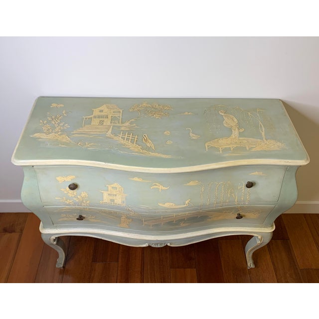 Chinoiserie Vintage Italian Louis XV Style Chinoiserie Bombé Chest – Hand-Painted For Sale - Image 3 of 11