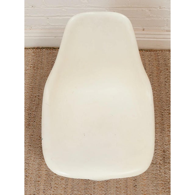 Off-white Mid 20th Century Single Tulip Chair For Sale - Image 8 of 11