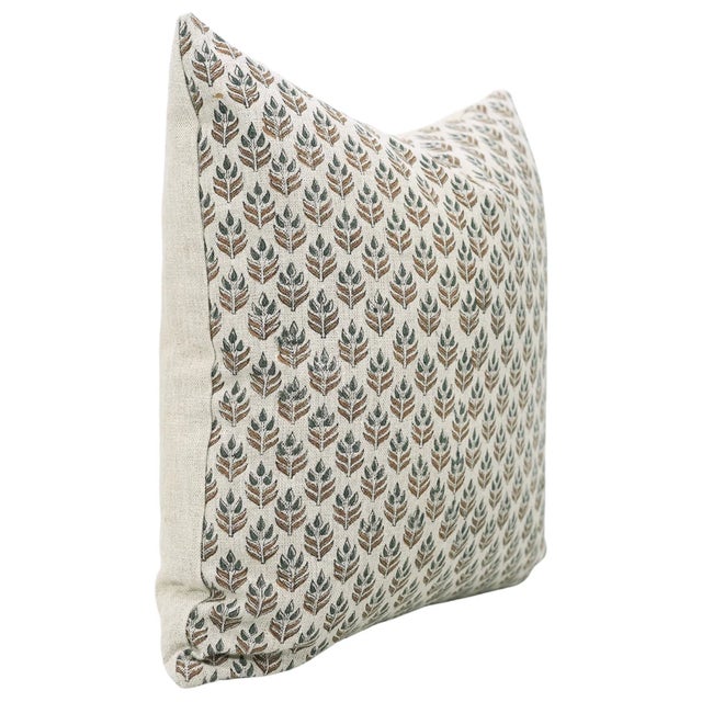 Add a touch of handmade elegance to your home with the fabdivine Alia cushion cover. Made from thick linen, this cushion...