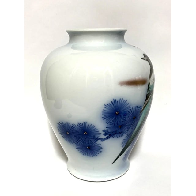 Japanese Fukugawa Porcelain Vase With Two Birds For Sale - Image 3 of 12