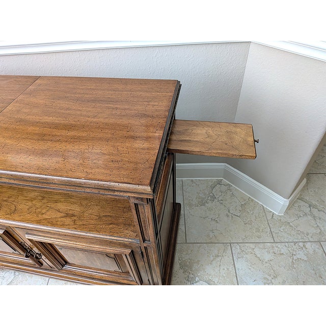 Wood Vintage 70s American Traditional Walnut Flip-Top Rolling Server Console For Sale - Image 7 of 12