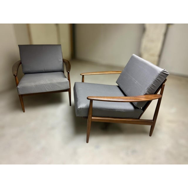 Vintage Scandinavian Lounge Chairs by Grete Jalk for Poul Jeppesens Møbelfabrik, 1960s, Set of 2 For Sale - Image 6 of 12