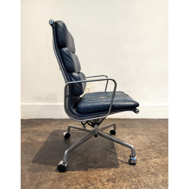Herman Miller Vintage Ea 216 Soft Pad Armchair by Charles and Ray Eames for Herman Miller Blue Leather For Sale - Image 4 of 10