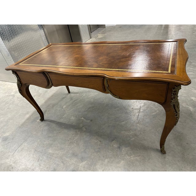 Vintage Karges French Provincial Walnut Executive Writing Desk With Embossed Leather Top For Sale - Image 11 of 18