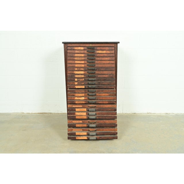 Early 20th Century Antique Oak 25-Drawer Architect's Blueprint Flat File Cabinet by Hamilton, Circa 1900 For Sale - Image 5 of 14