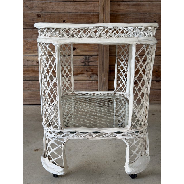 Mid-Century Modern Vintage Regency Coastal Russell Woodard Spun Fiberglass Bar Cart With Glass Shelf and Casters For Sale - Image 3 of 12