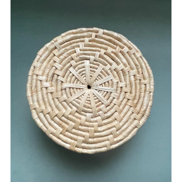 Late 20th Century Vintage Multicolored Round Woven Basket With Wooden Handle For Sale In Jacksonville, FL - Image 6 of 7