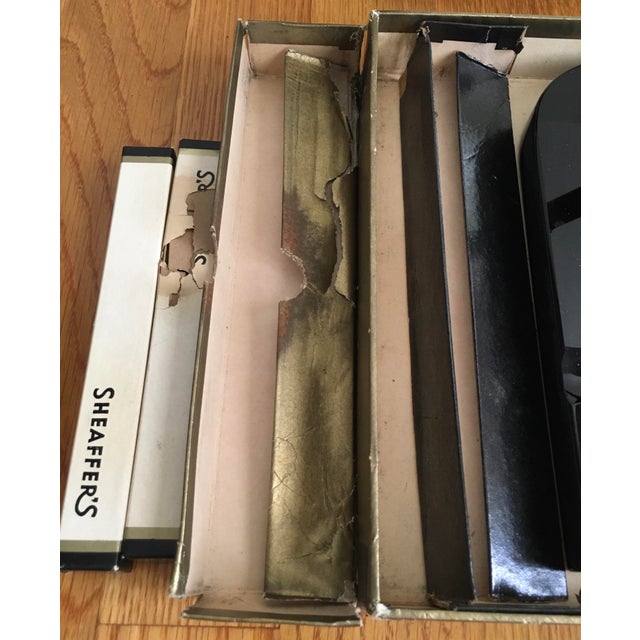 1940s Rare Vintage Large Black Onyx Sheaffer Desk Set Comes With 2 Sheaffer White Dot Pens as Well as 2 Gold Nib Pens. For Sale - Image 5 of 12