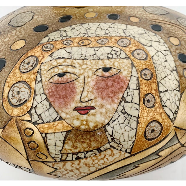 1980s Vintage Alexander Kalifano Large Gold Vase For Sale - Image 5 of 9