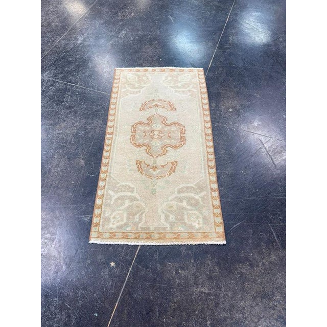 Tan Turkish Oushak Rug 4'10" x 6'9" #17928 For Sale - Image 8 of 8