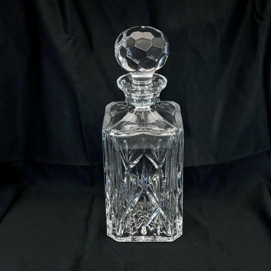 Tiffany and Co. Tiffany & Co. "Sybil" Square Crystal Decanter With Faceted Stopper (Vintage 1980s/90s Signed, With Original Label) For Sale - Image 4 of 18
