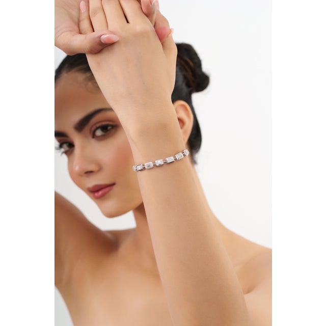 18k White Gold 2.83 Carats Natural Diamond Statement Tennis Bracelet For Sale - Image 11 of 18