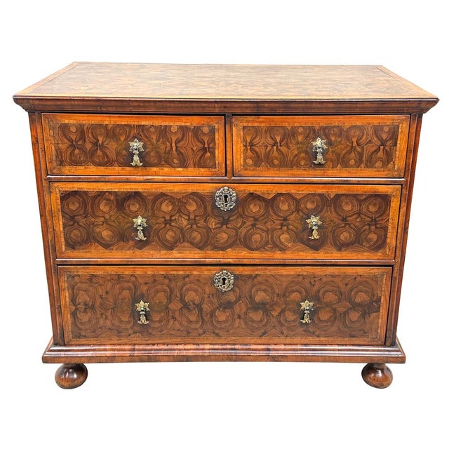 Antique William & Mary Oyster Veneered Chest of Drawers, 1690 For Sale - Image 14 of 15