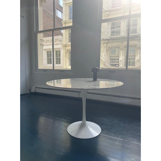 Stone Knoll Saarinen Marble Dining Table Round 42 For Sale - Image 7 of 7