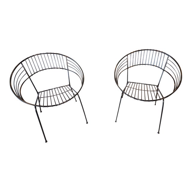 Pair of Mid-Century Modern Wrought Iron Hoop Lounge Chairs, C. 1950s–1960s For Sale