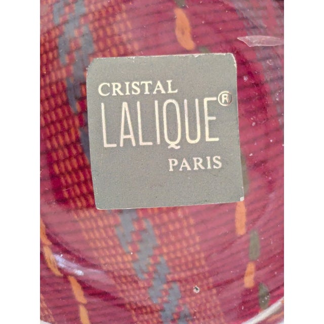 Lalique Late 20th Century Lalique Crystal “ Verone” Centerpiece Bowl With Frosted Birds For Sale - Image 4 of 4