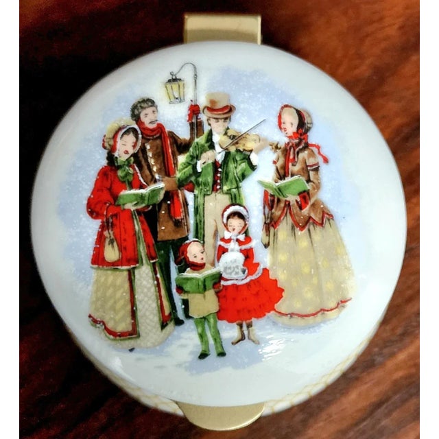 English Ayshford Christmas Scene English Fine Bone China Round Box For Sale - Image 3 of 11