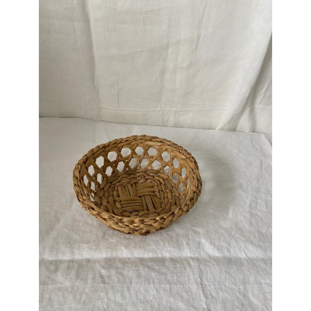 Small woven basket, beautiful construction.