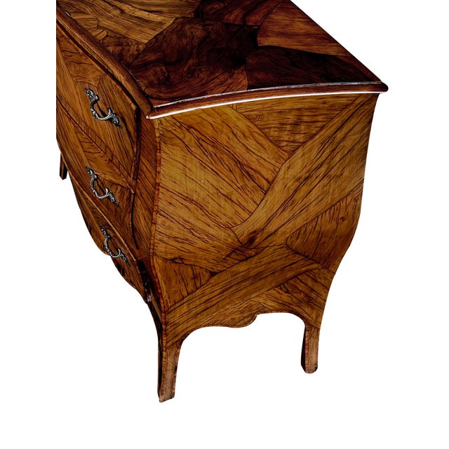 Italian Rococo Style Bombé-Form Olivewood Veneer 3-Drawer Chest For Sale In San Francisco - Image 6 of 12